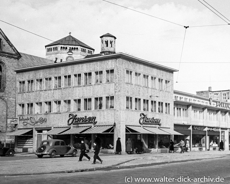 Eckbau an der Hahnenstraße 1954