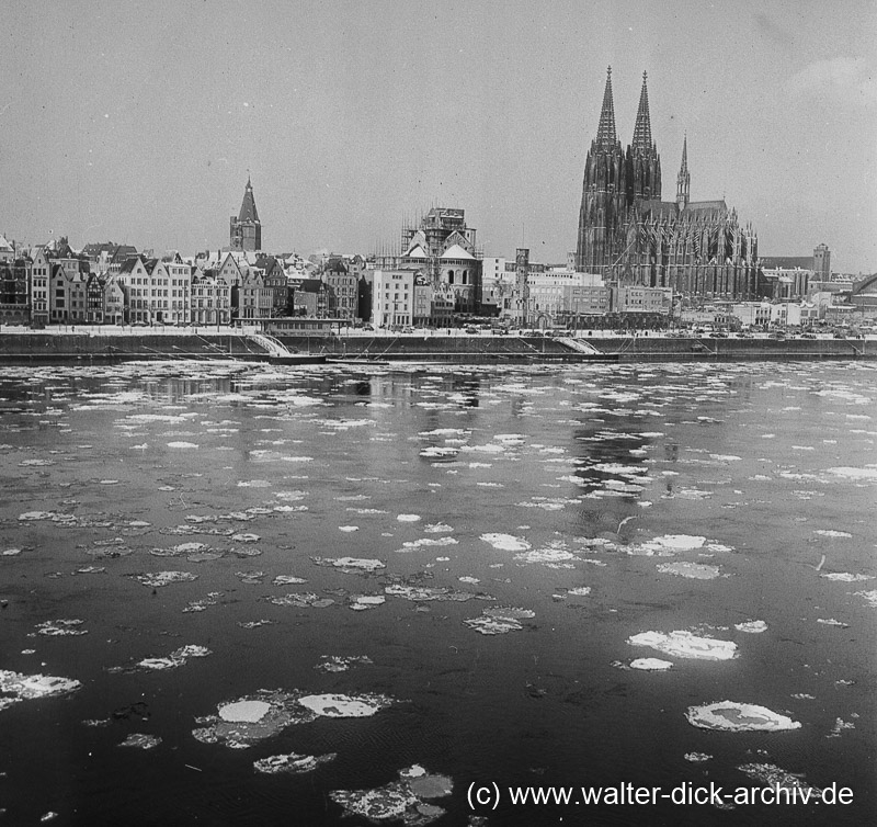 Eisgang auf dem Rhein 1955