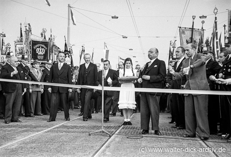 Eröffnung der Mülheimer Brücke 1951