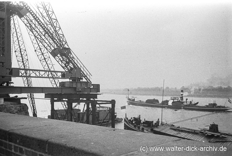 Bau der Mülheimer Brücke 1949