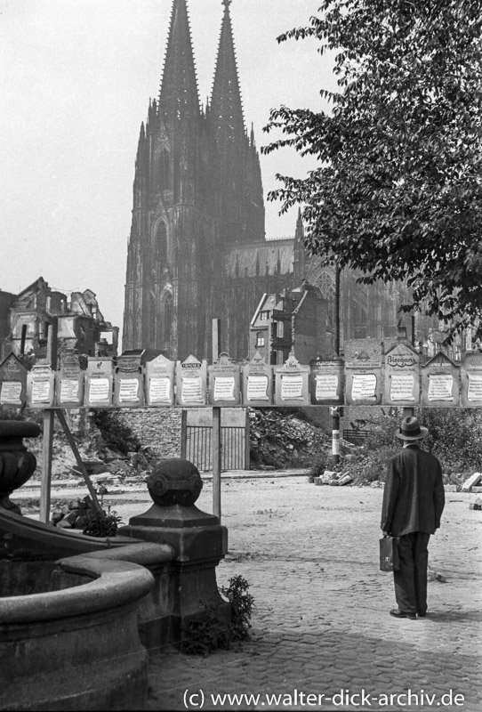 Werbetafeln auf dem Alter Markt