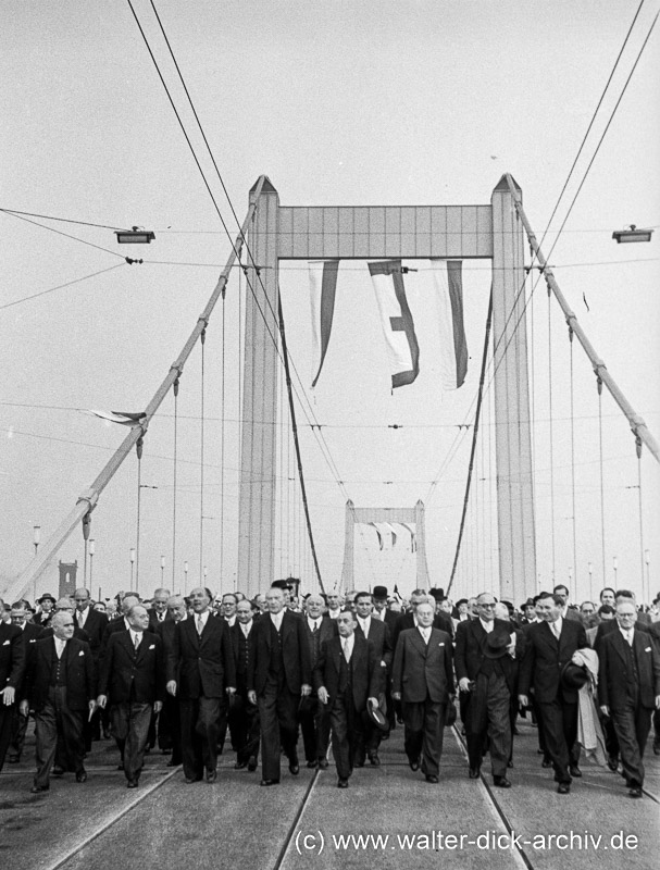 Eröffnung der Mülheimer Brücke 1951