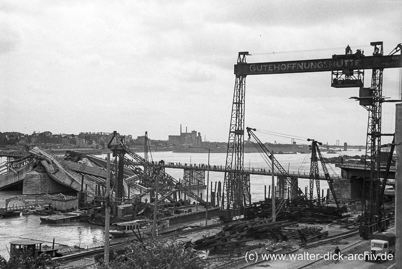 Hängebrücke und  "Tausendfüßler" Brücke 1946