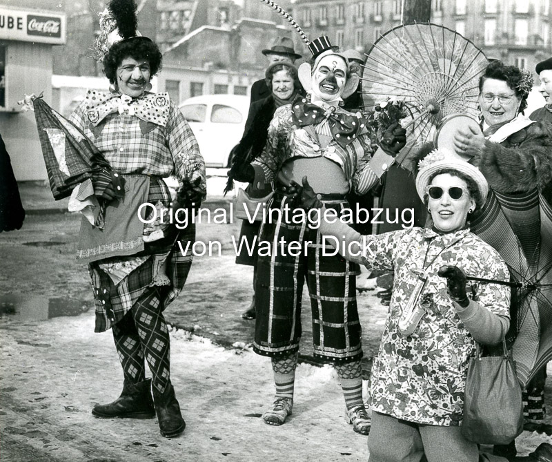 Straßenkarneval 1950er Jahre in Köln Weiberfastnacht
