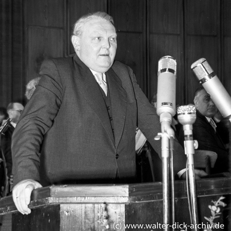 Photokina 1951 in Köln - Ansprache von Bundeswirtschaftsminister Ludwig Erhard