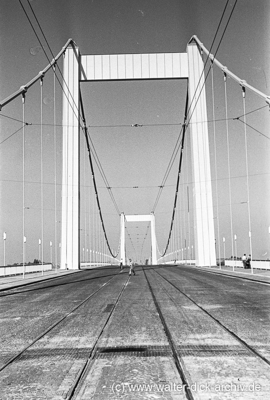 Eröffnung der Mülheimer Brücke 1951