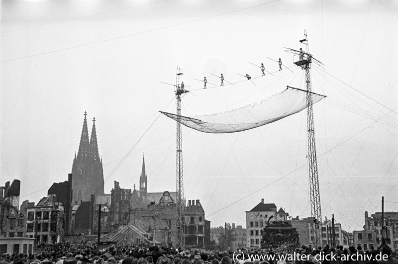 Hochseilartisten auf dem Heumarkt 1946