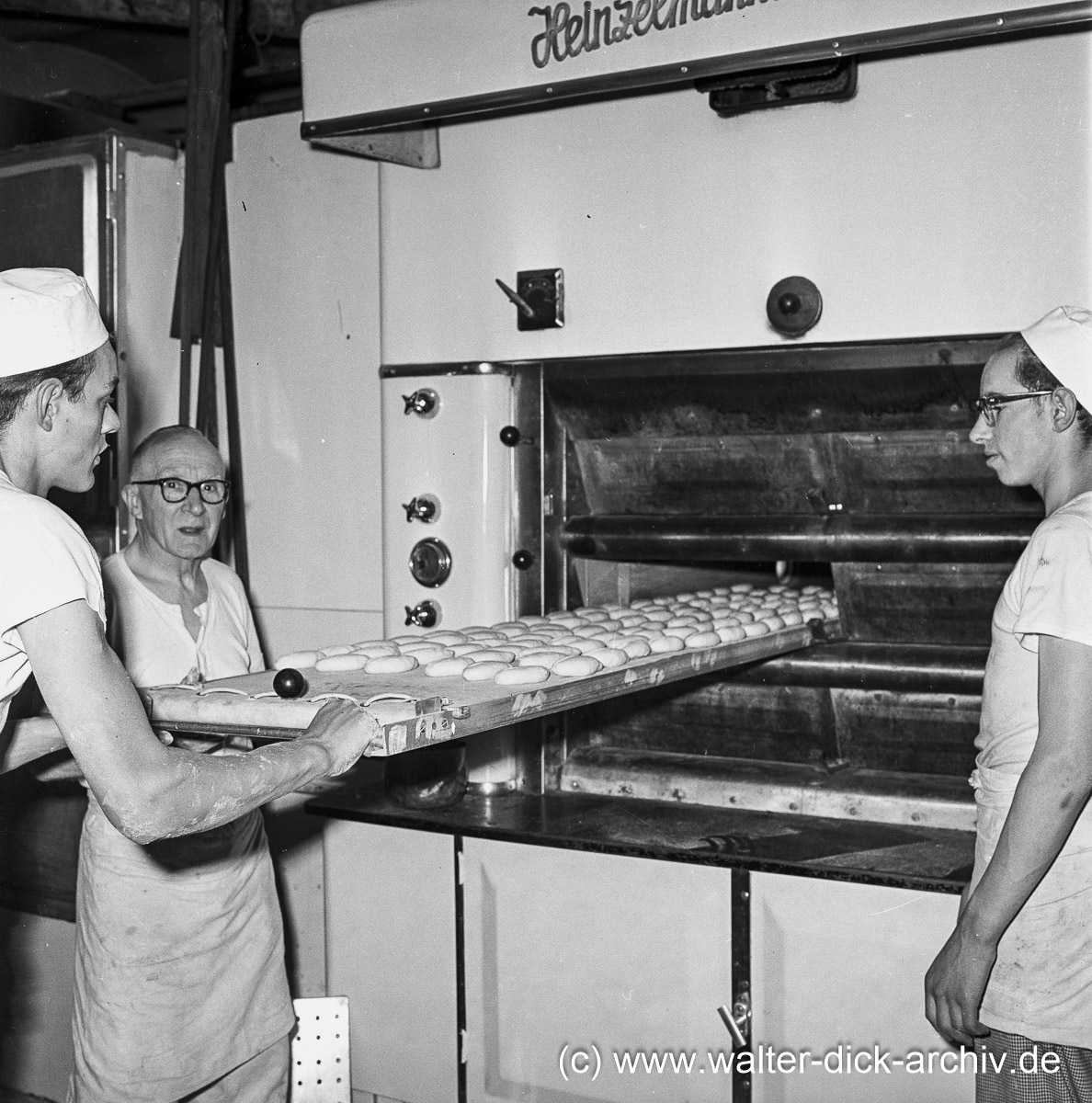 Brötchen einschießen 1963