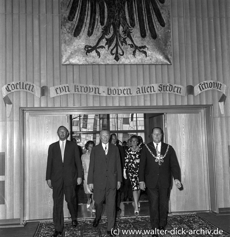 Empfang des Altkanzlers im Rathaus 1964