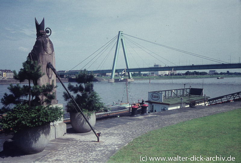 St. Nikolaus vor der Severinsbrücke