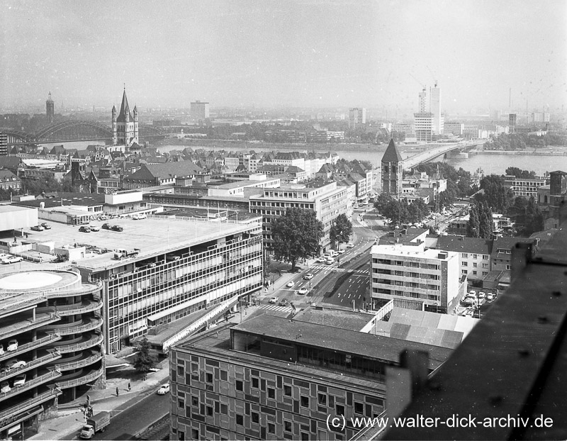 Kaufhof und Kaufhof-Parkhaus 1968