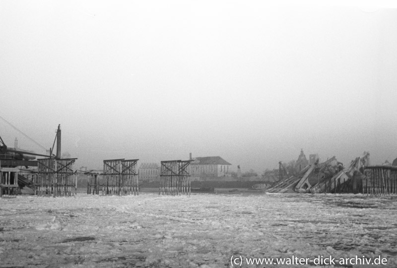 Abriss der Kölner "Tausendfüßler-Brücke"