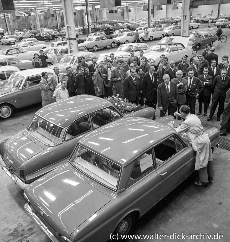 Alter und neuer Ford Taunus 1962