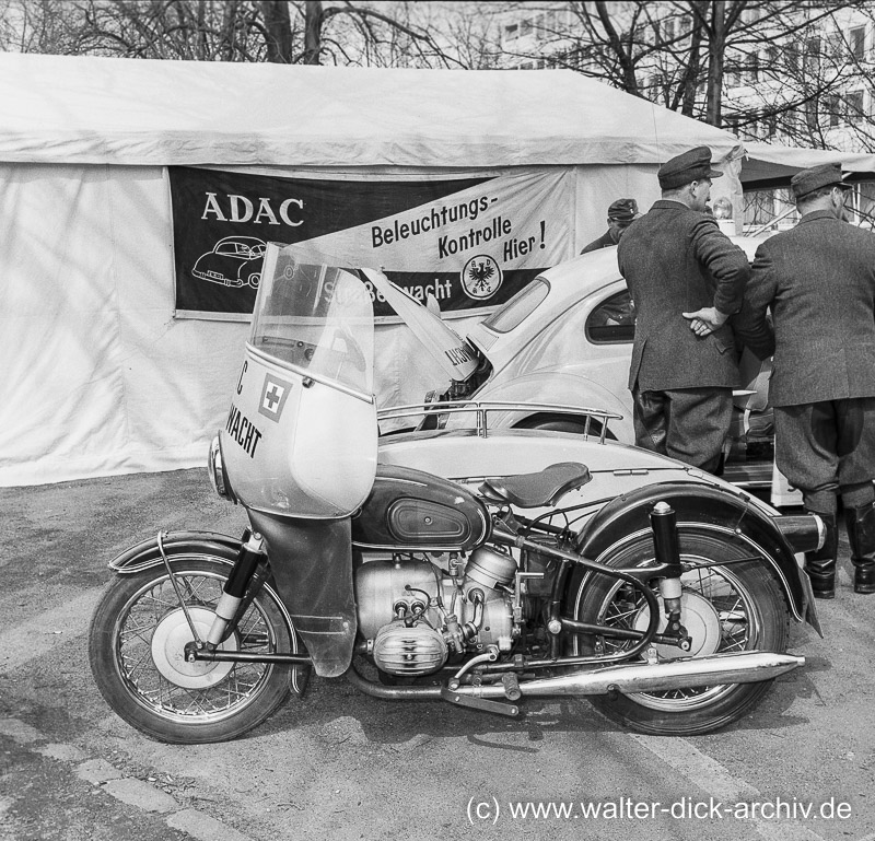 Beiwagengespann der ADAC Straßenwacht 1956