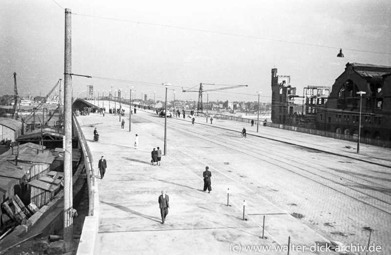 Die Rampe der neuen Deutzer Brücke