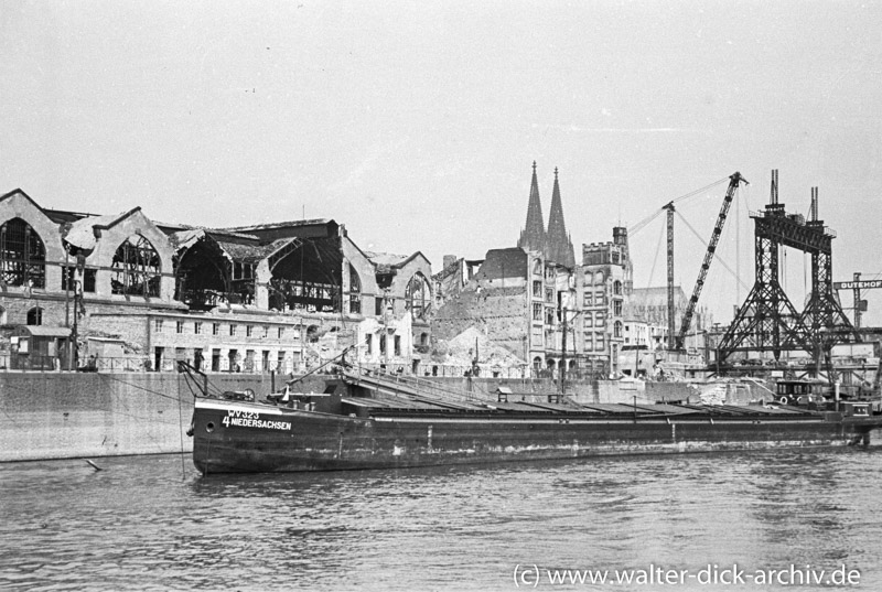 Kölner Central-Markthalle und Baustelle der Köln-Deutzer Brücke