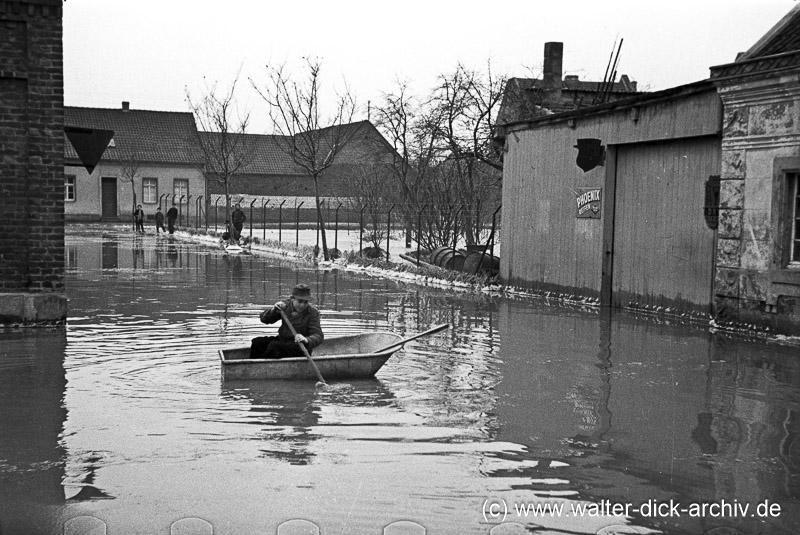 Ein wenig Spaß im Hochwasser 1947