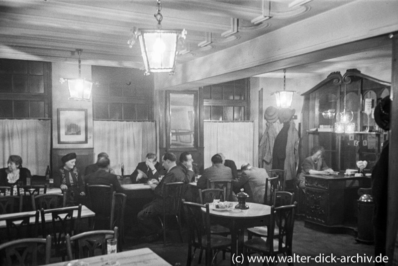 Im Brauhaus Töller-Vorkriegsaufnahme 1938