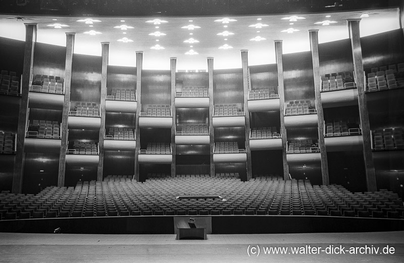 Zuschauerraum der neuen Oper 1957
