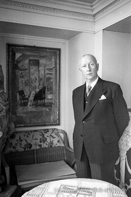 Josef Haubrich 1946 in seinem Haus in Köln-Marienburg