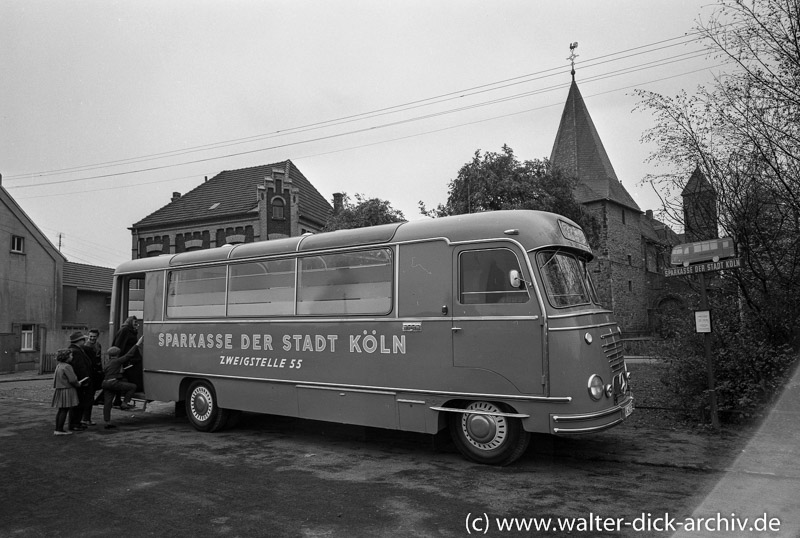 Filialbus der Stadtsparkasse 1964