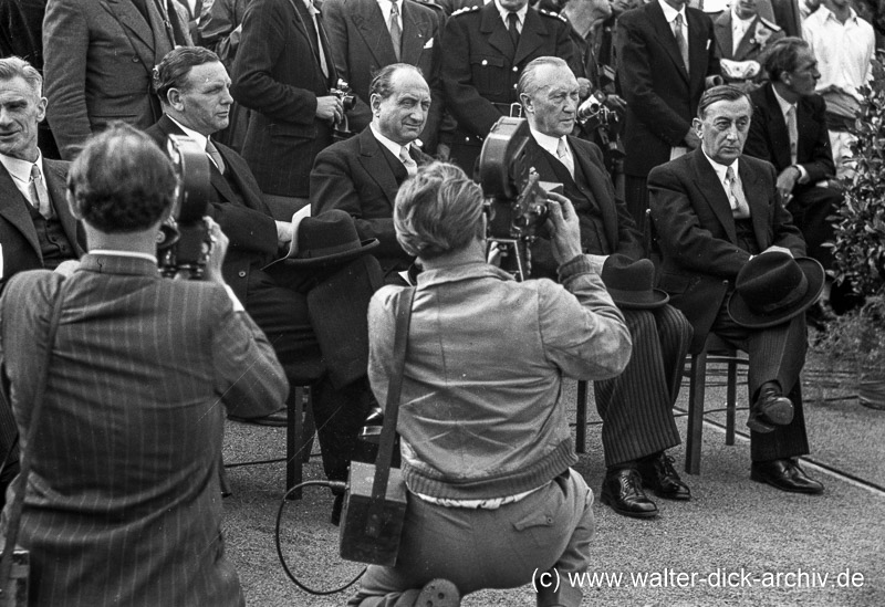 Eröffnung der Mülheimer Brücke 1951