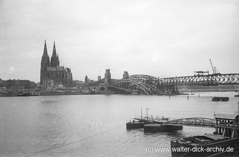 Wiederaufbau der Hohenzollernbrücke 1947