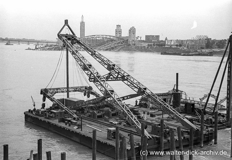 Bau der Deutzer Brücke 1947