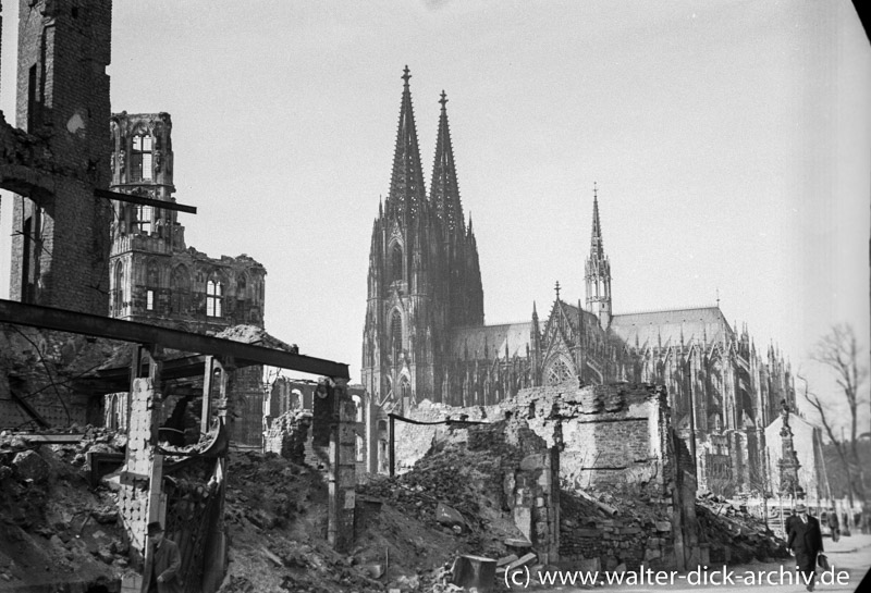 Blick über den Alter Markt zum Dom