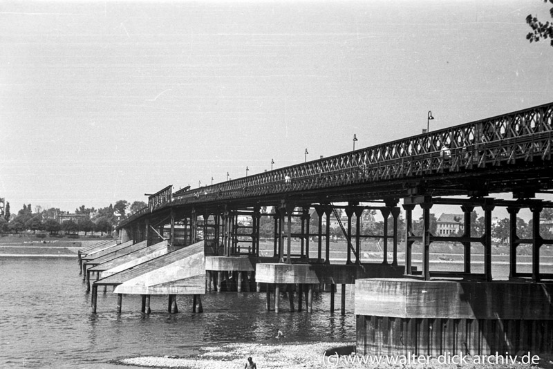 Pattonbrücke von Deutz aus gesehen