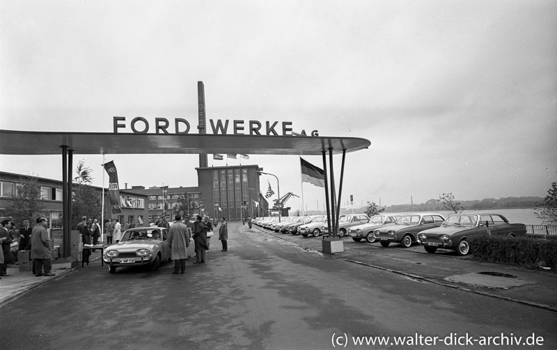 Am Ford Tor in Köln Niehl
