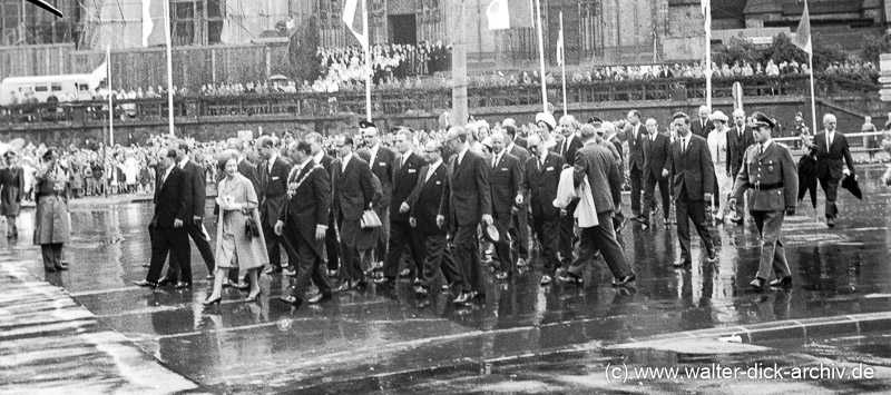 Die Queen auf dem Weg vom Dom zum Hauptbahnhof - Königin Elisabeth II. 1965