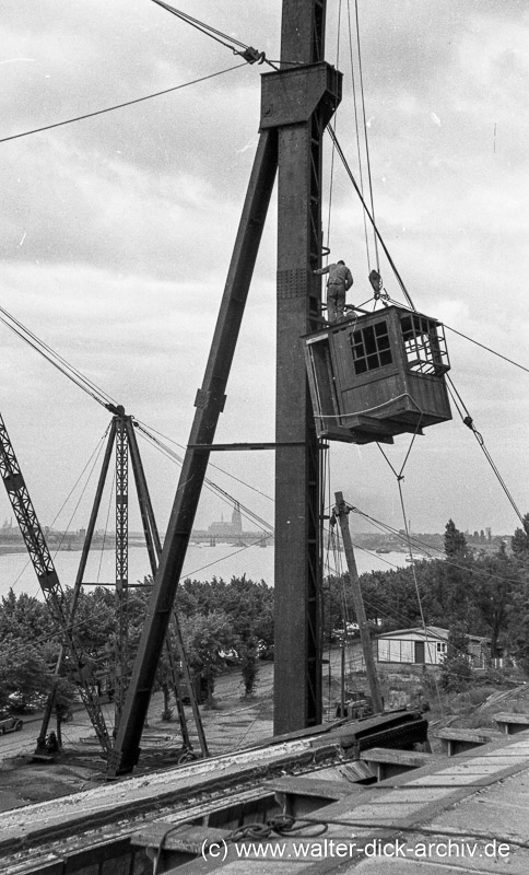 Beim Bau der Mülheimer Brücke 1950