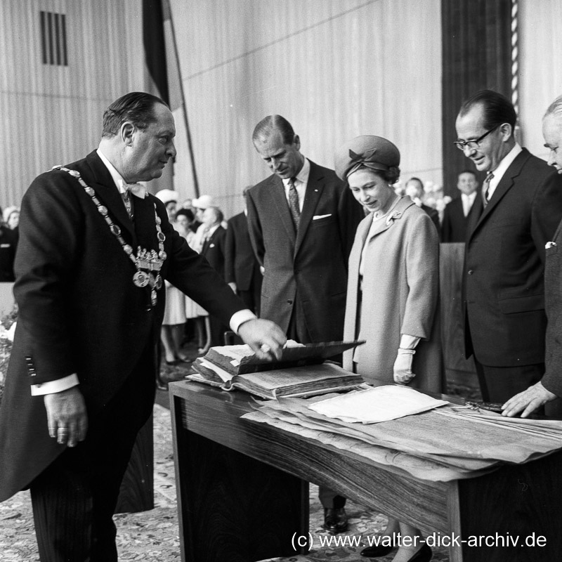 Empfang im Rathaus - Königin Elisabeth II. 1965