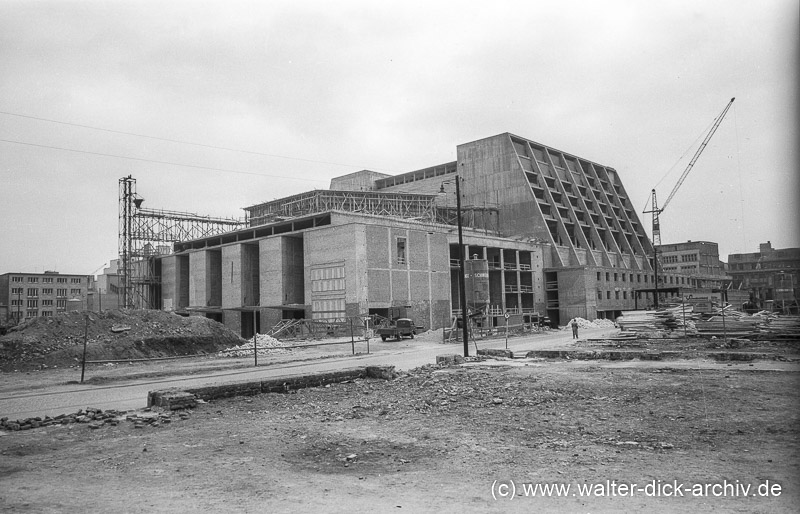 Opernhaus im Bau - Außenansicht 1956