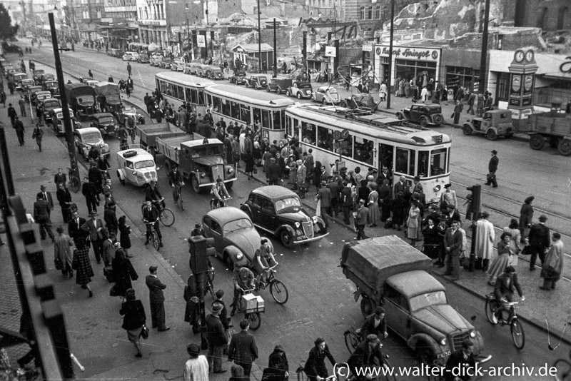 Das Auto erobert die Straßen 1949