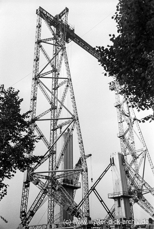 Bau der Mülheimer Brücke 1949