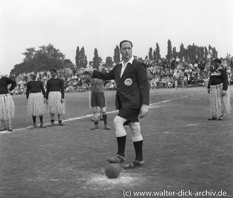 Theo Burauen : Wir stehen links, gespielt wird nach rechts! 1953