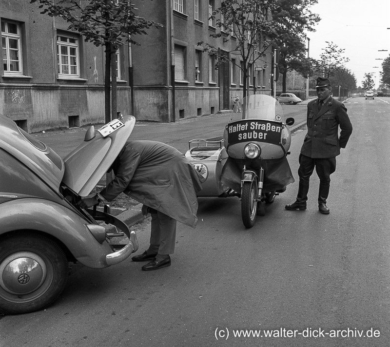 Einsatz der "Gelben Engel" des ADAC 1956