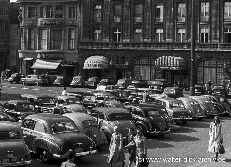 Trankgasse mit Hotel Excelsior 1951
