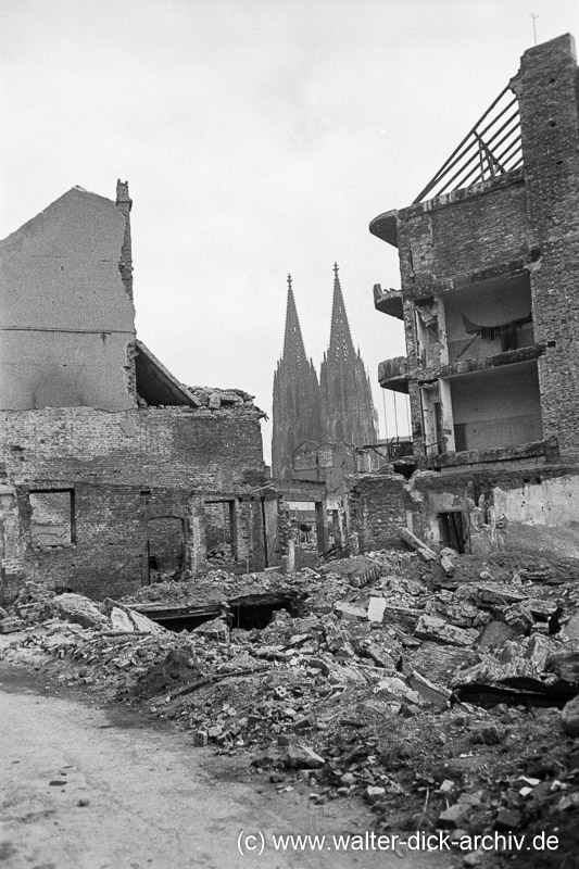 Trümmerlandschaft Breite Straße 1948
