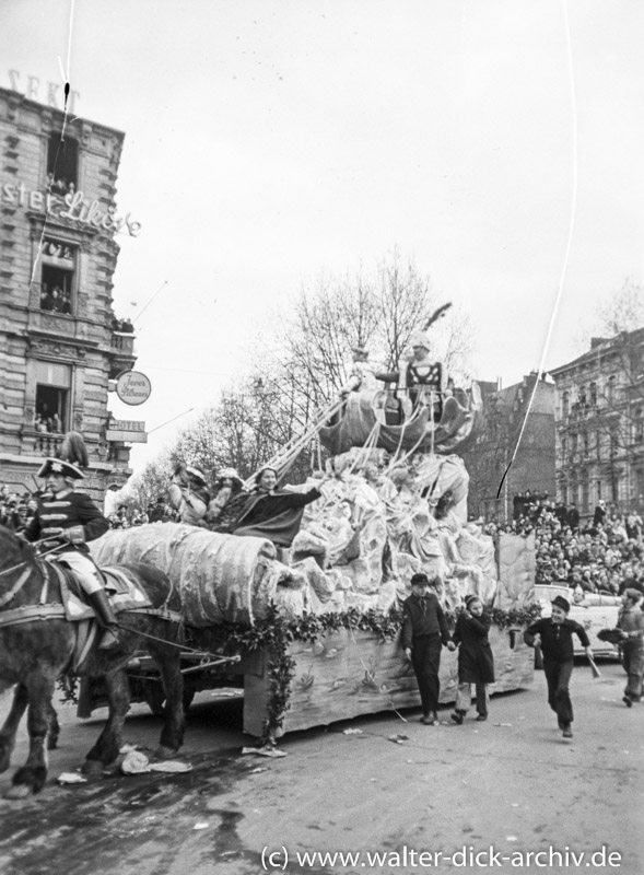 Festwagen im Rosenmontagszug 1951