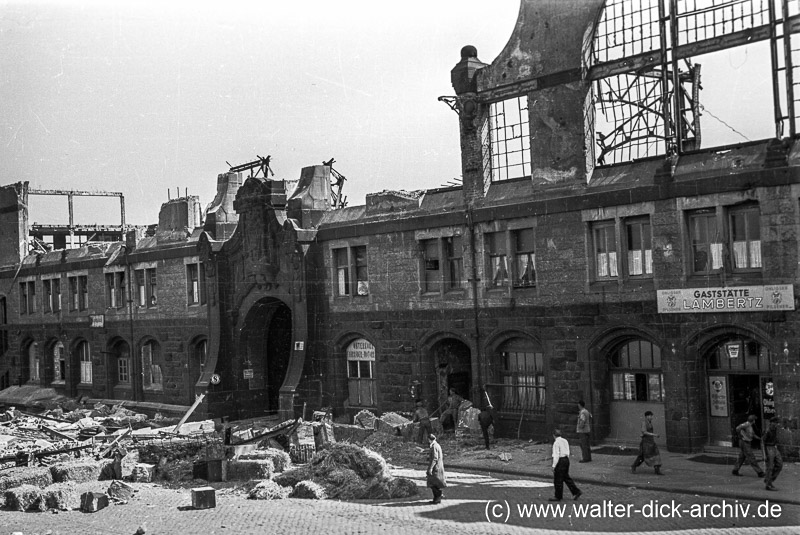 Ruine der alten Markthalle 1949