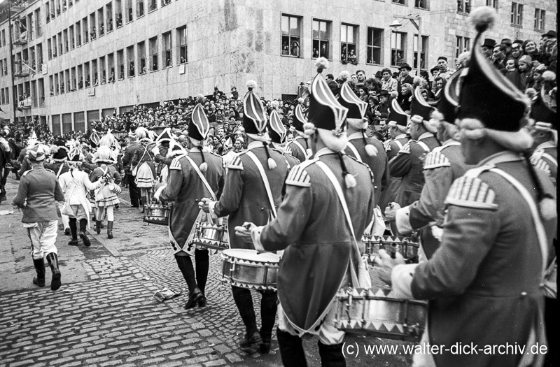 Tambourkorps beim Rosenmontagszug 1951
