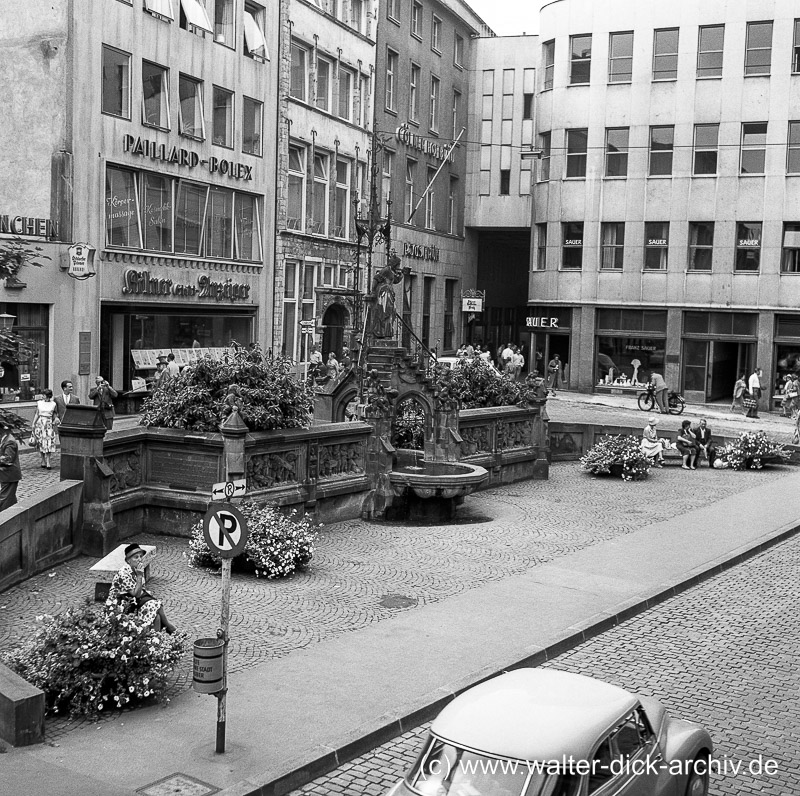 Am Heinzelmännchen-Brunnen 1963