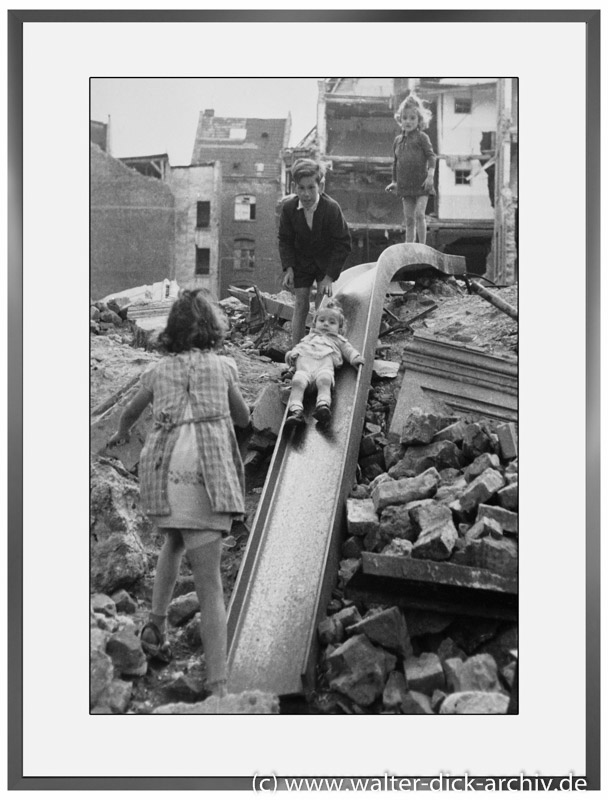 WD-E18 E18 - Kinderspielplatz 1946