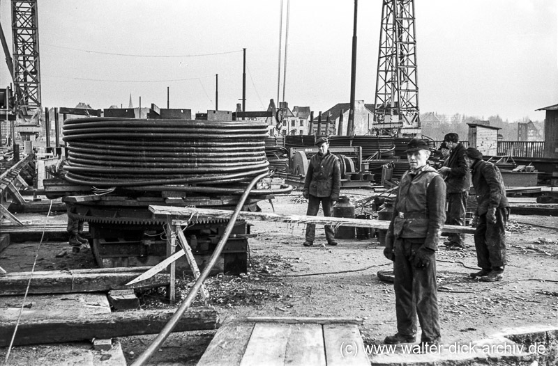 Bau der Mülheimer Brücke 1949