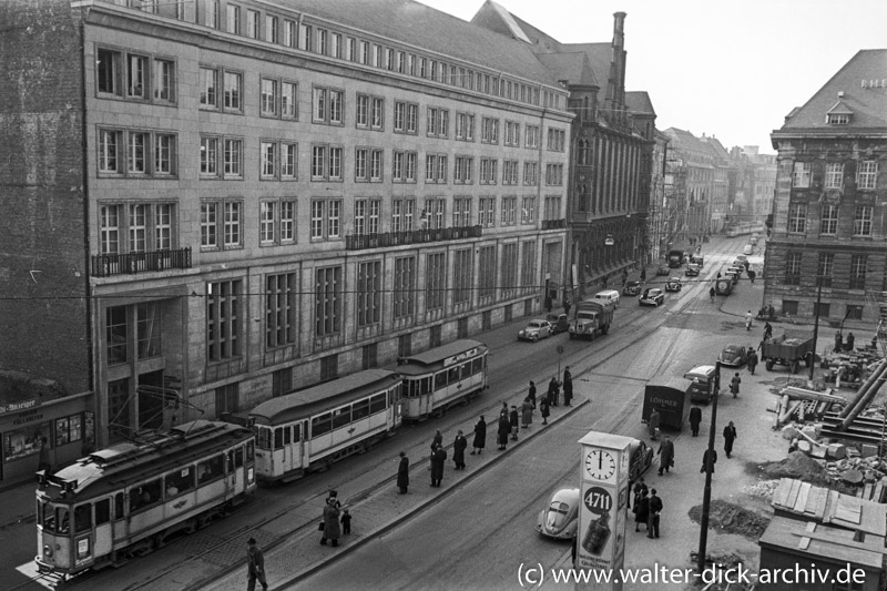 Kölner Straßenbahn zum Dom