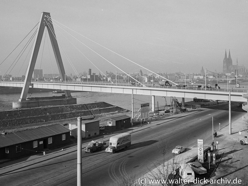 Die Kölner Severinsbrücke 1959