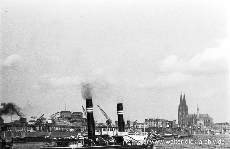 Schleppdampfer auf dem Rhein 1951